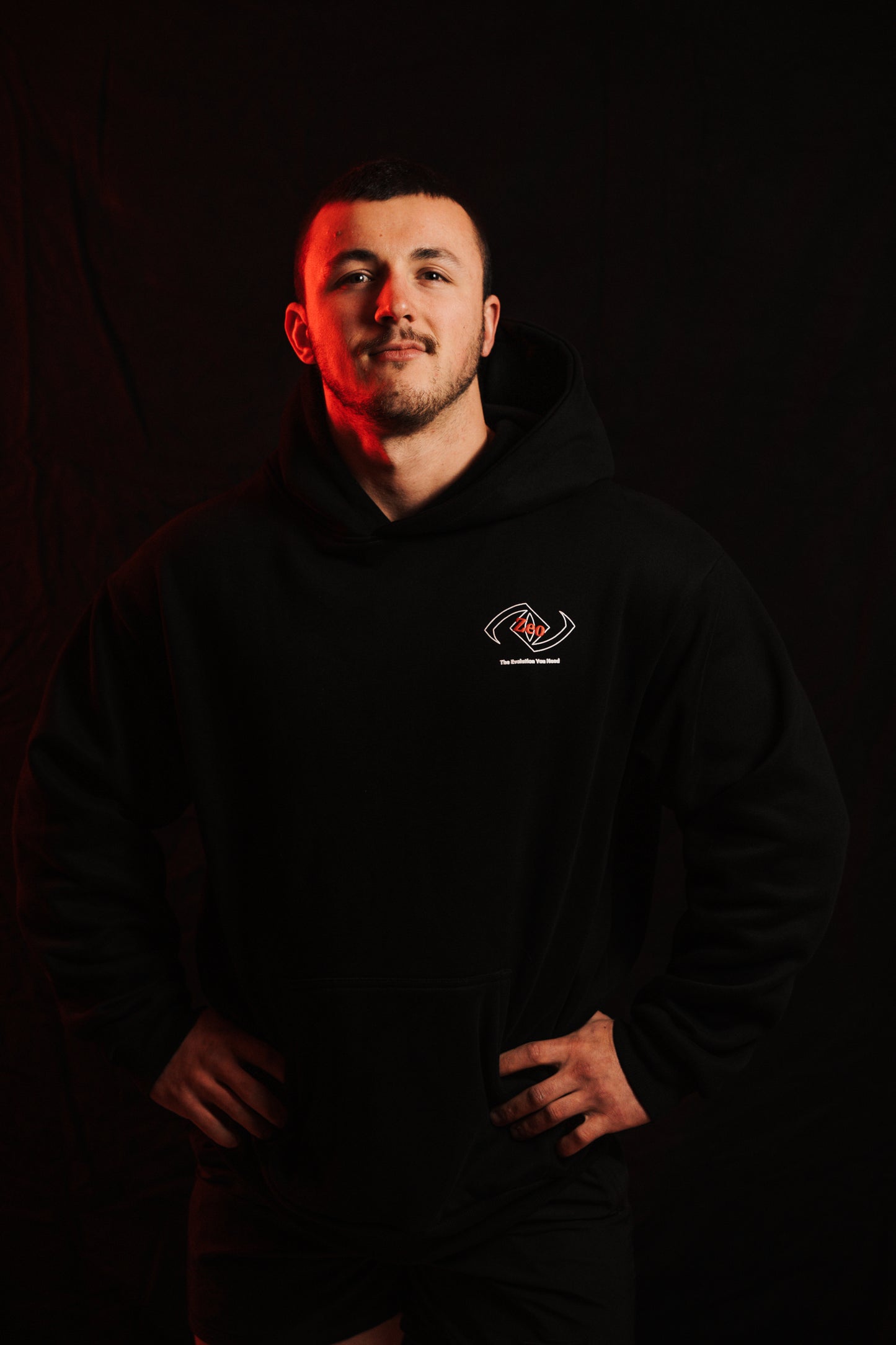 Zeo Essential Hoodie