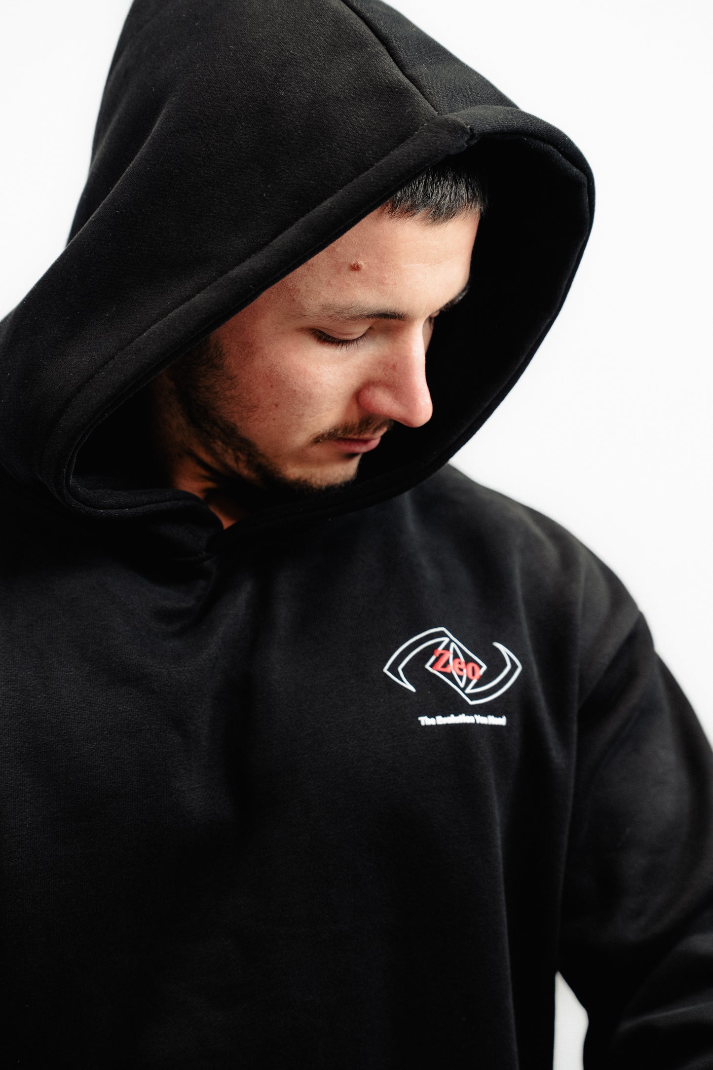 Zeo Essential Hoodie
