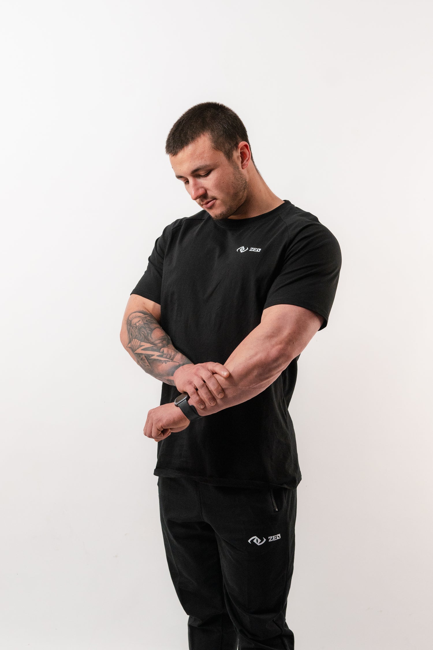 Zeo Short Sleeve Gym Top, Black T-Shirt, Front Side